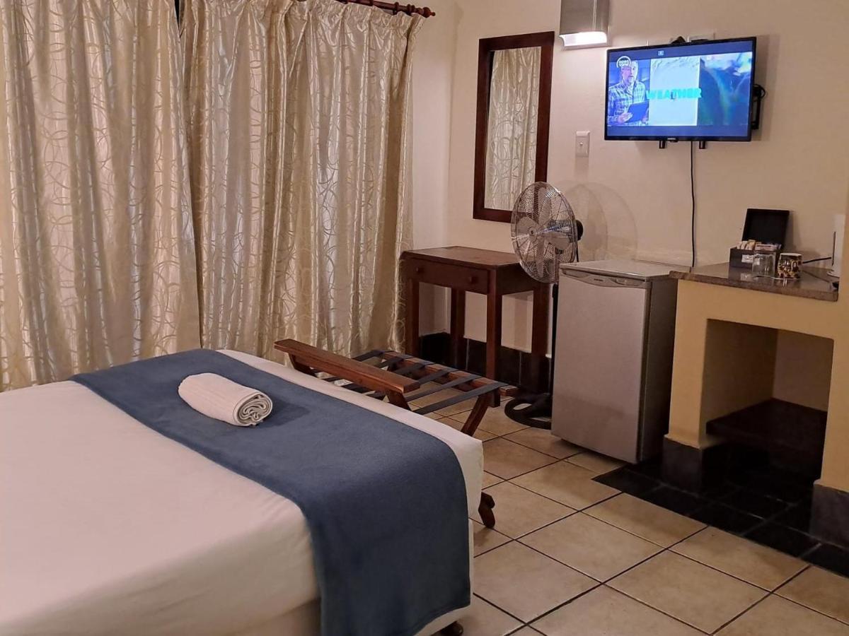 Green Door Guest House 莫塞尔湾 外观 照片