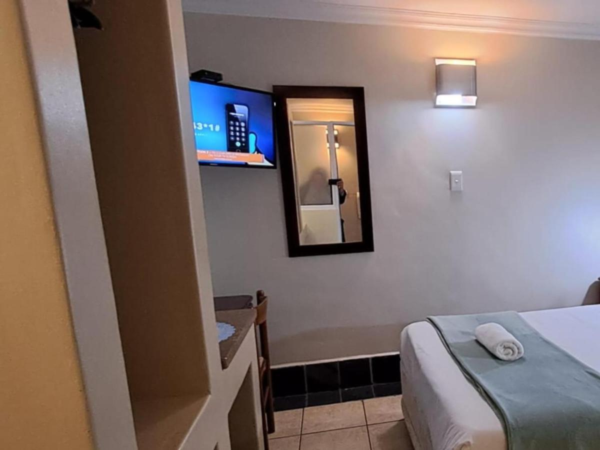 Green Door Guest House 莫塞尔湾 客房 照片