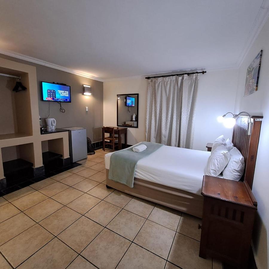 Green Door Guest House 莫塞尔湾 外观 照片